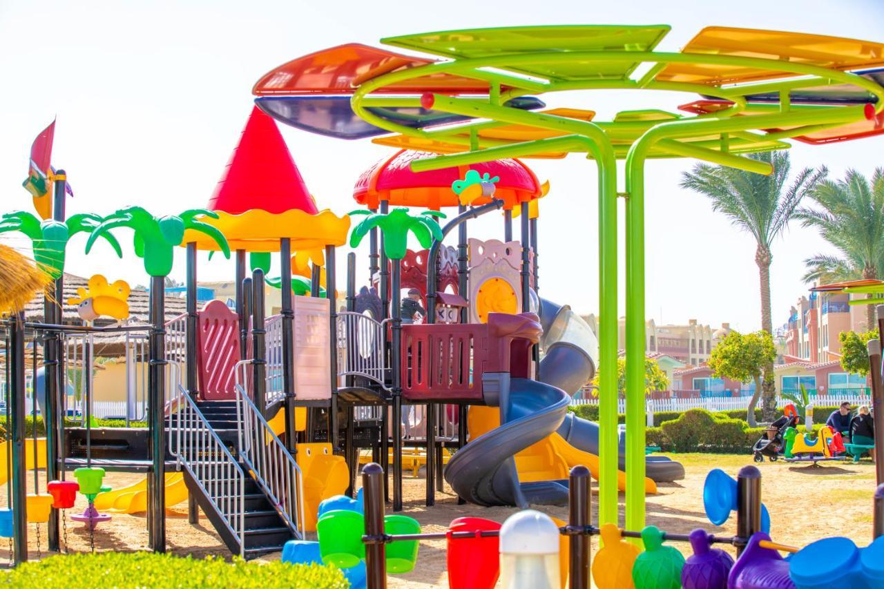 Titanic Beach - Families And Couples Only Hurghada Esterno foto Playground in Egypt