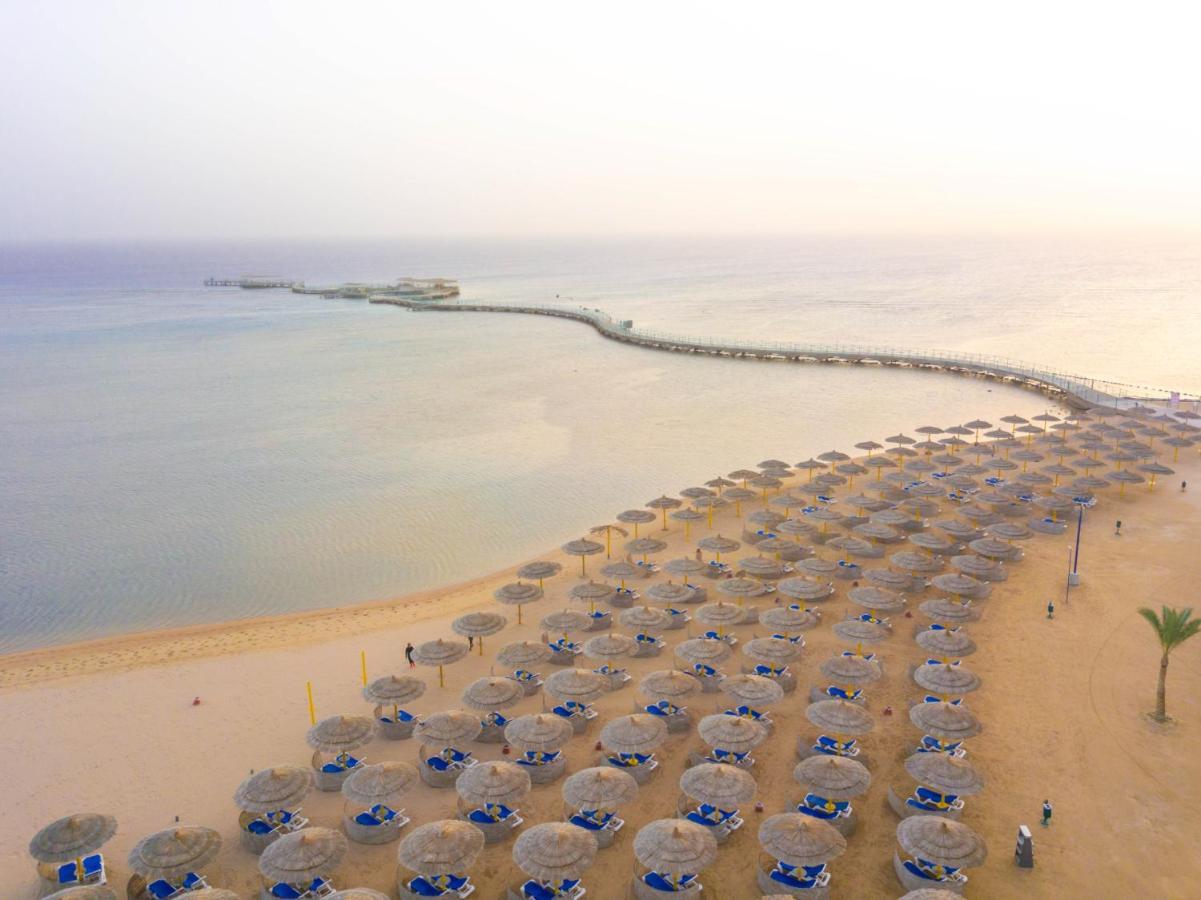 Titanic Beach - Families And Couples Only Hurghada Esterno foto The Red Sea at Sharm El Sheikh