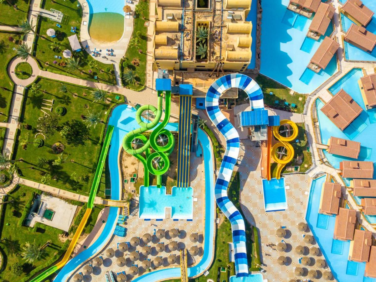Titanic Beach - Families And Couples Only Hurghada Esterno foto Aerial view of the park