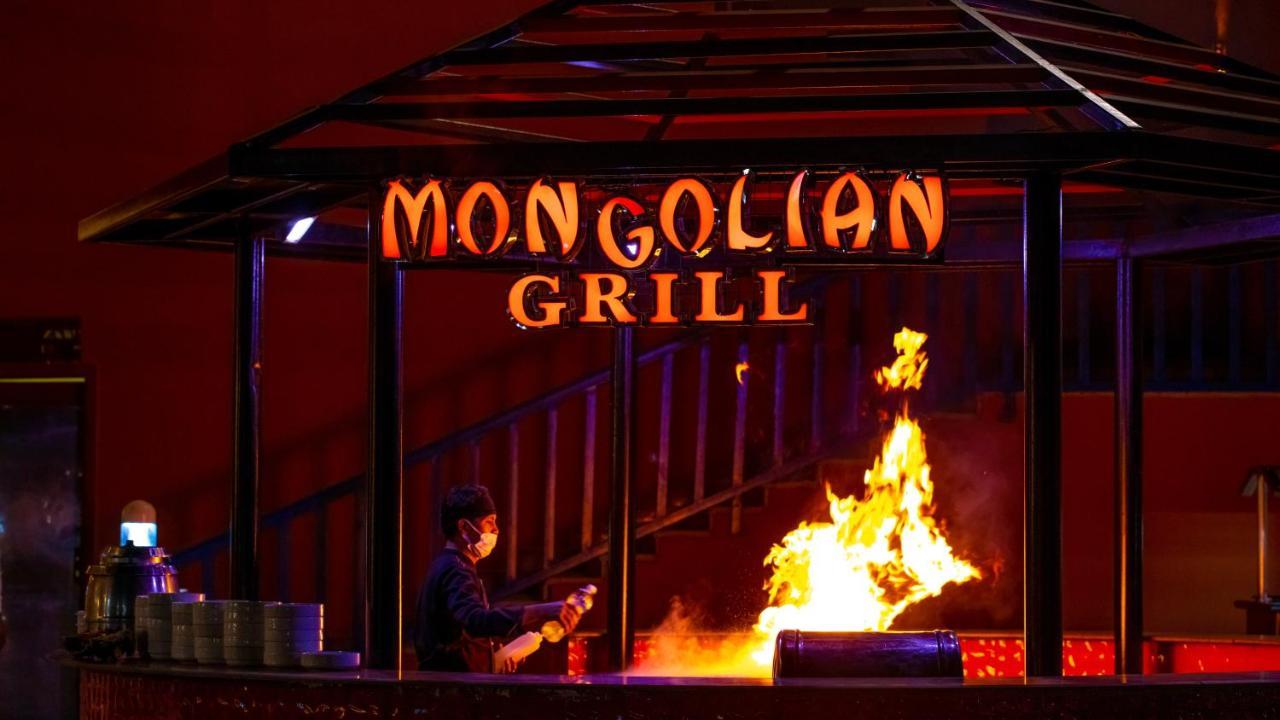 Titanic Beach - Families And Couples Only Hurghada Esterno foto Mongolian Grill
