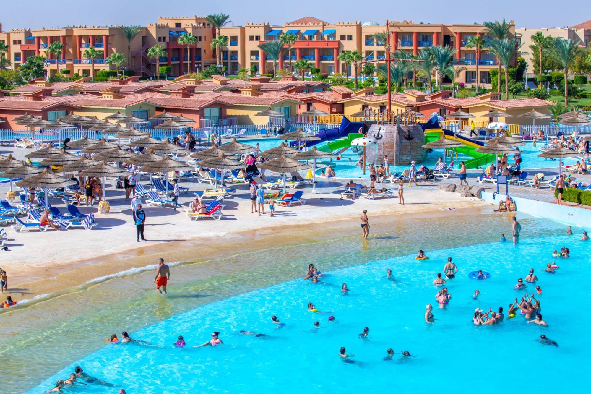 Titanic Beach - Families And Couples Only Hurghada Esterno foto Aqua Planet