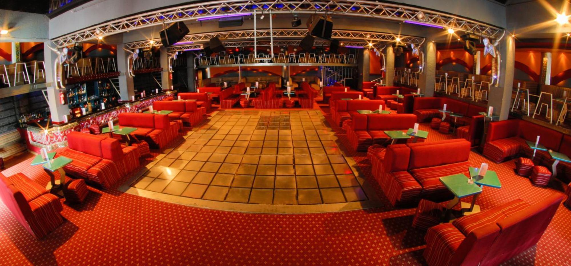 Titanic Beach - Families And Couples Only Hurghada Esterno foto The interior of the nightclub